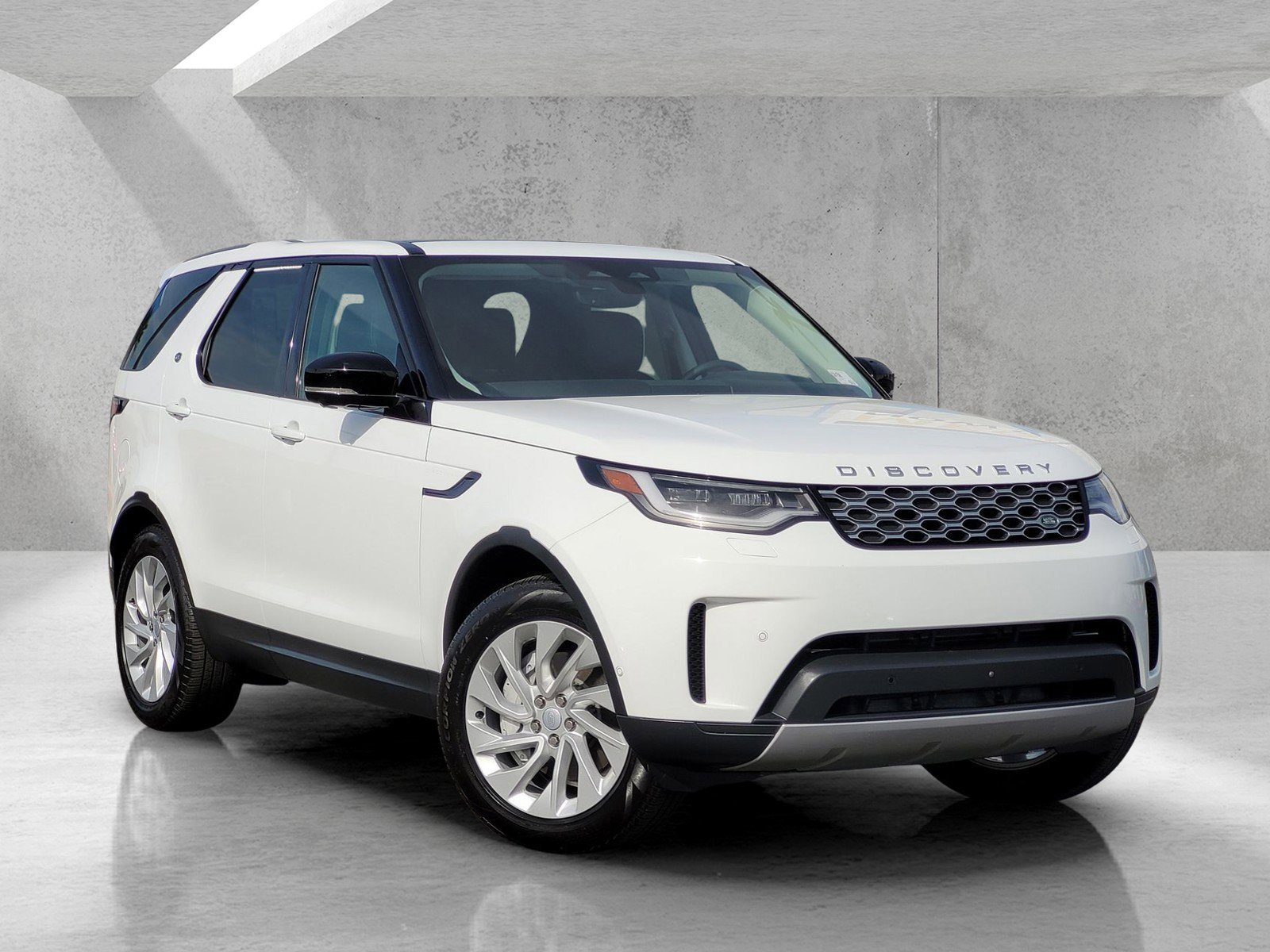 2024 Land Rover Discovery S