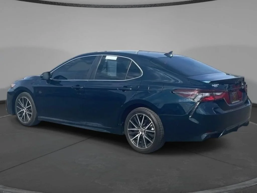 2024 Toyota Camry SE - Photo 9