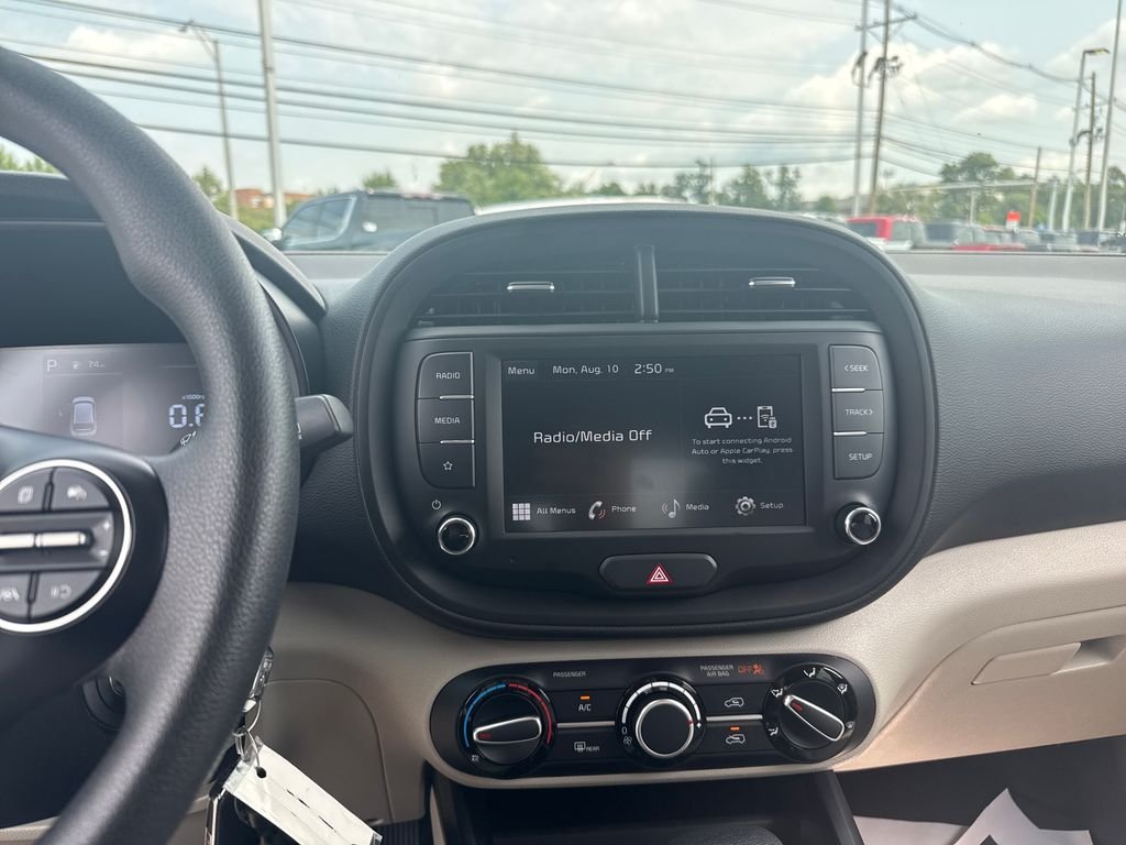 2025 Kia Soul LX - Photo 18