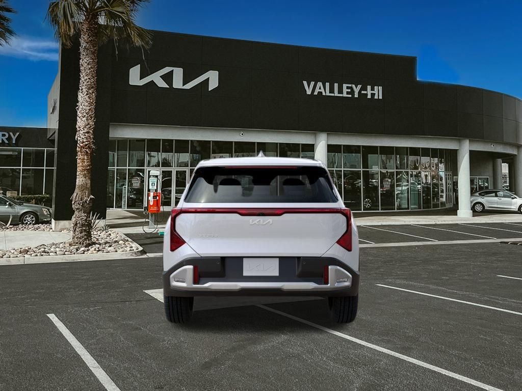 New 2027 Snow White Pearl Kia S image 5