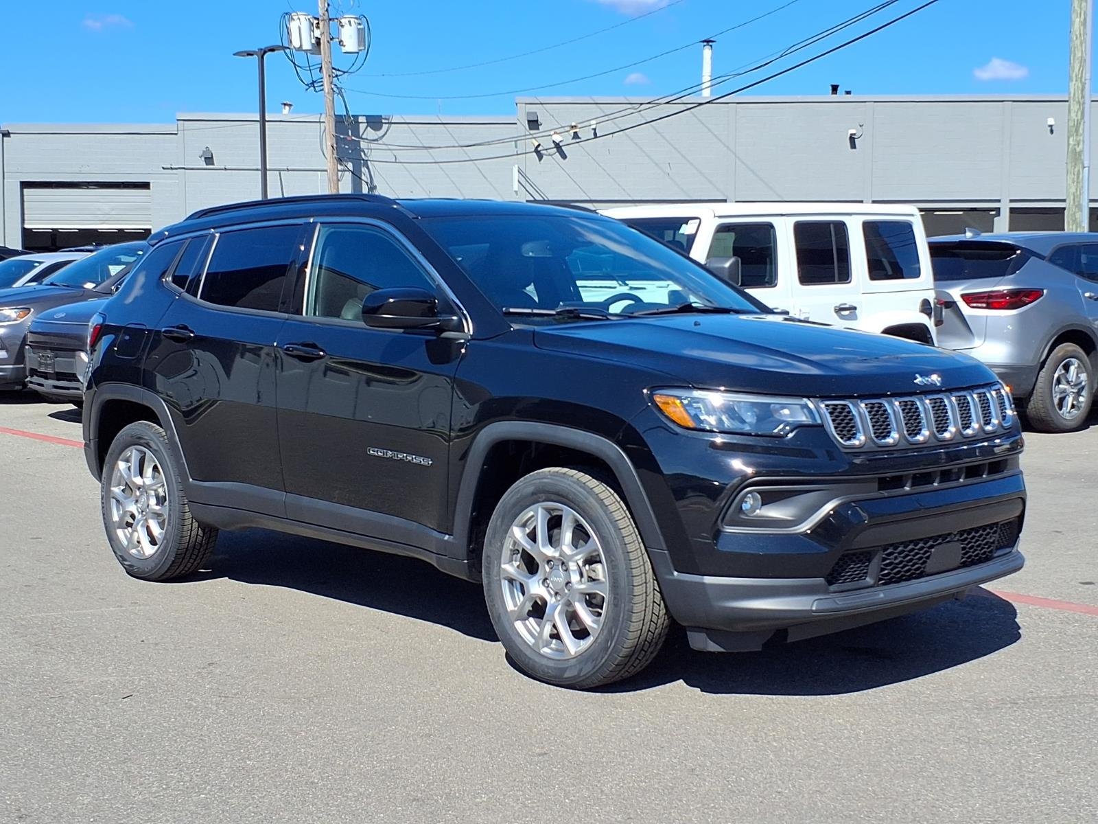 Certified Used 2023 Diamond Black Crystal Pearl Coat Jeep 4x4 Latitude Lux 4dr SUV image 1