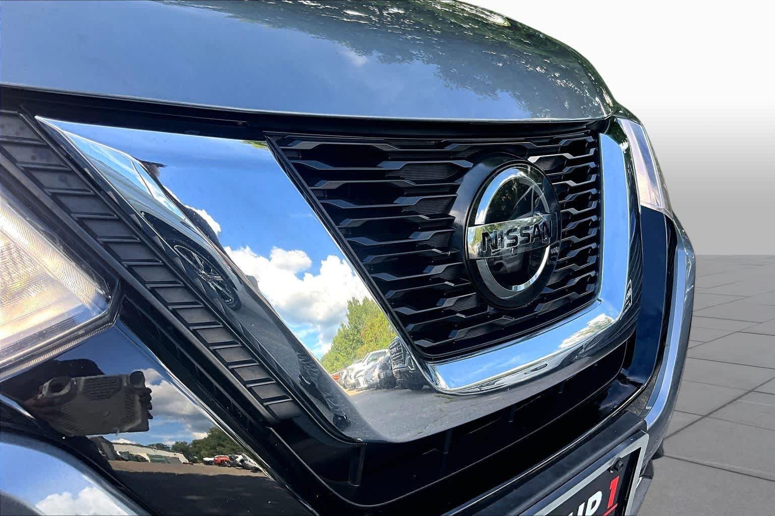 Used 2018 Gun Metallic Nissan SV image 28