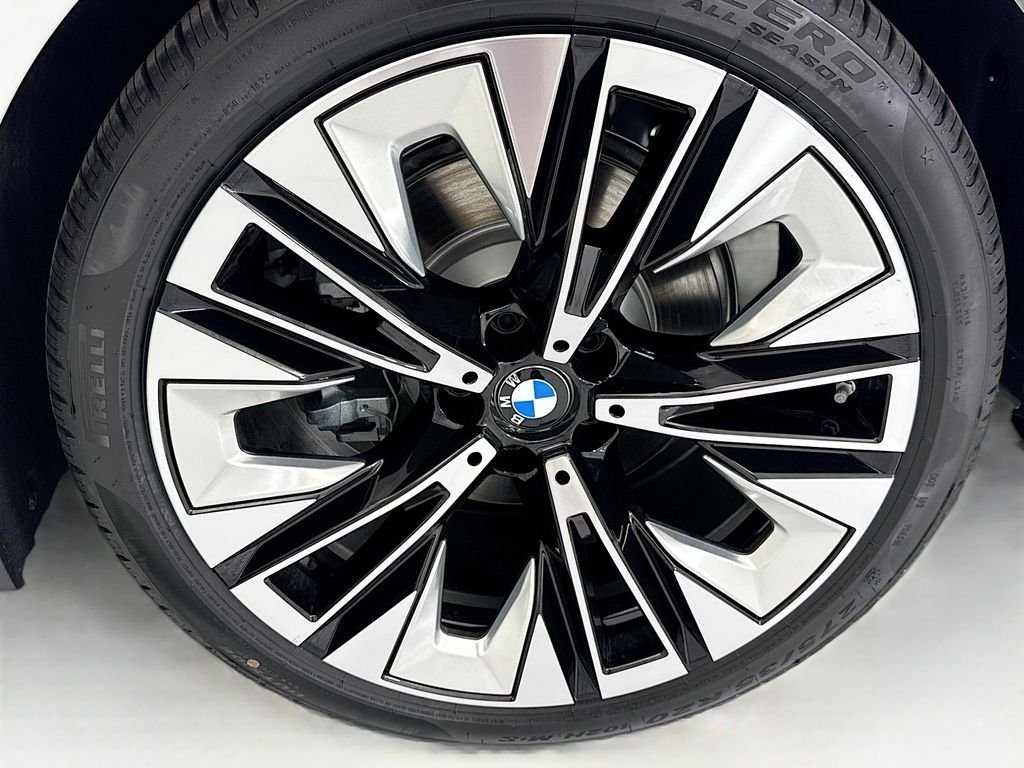 Used 2026 White Metallic BMW 530i image 30