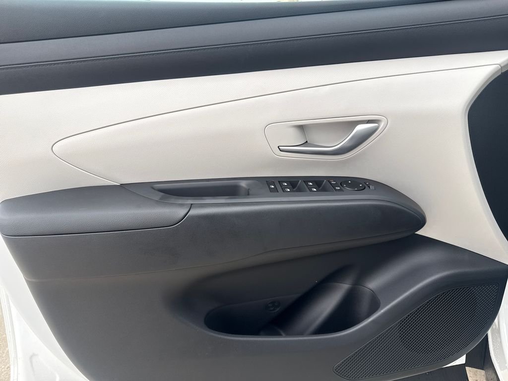 New 2026 White Hyundai SEL Plus image 10