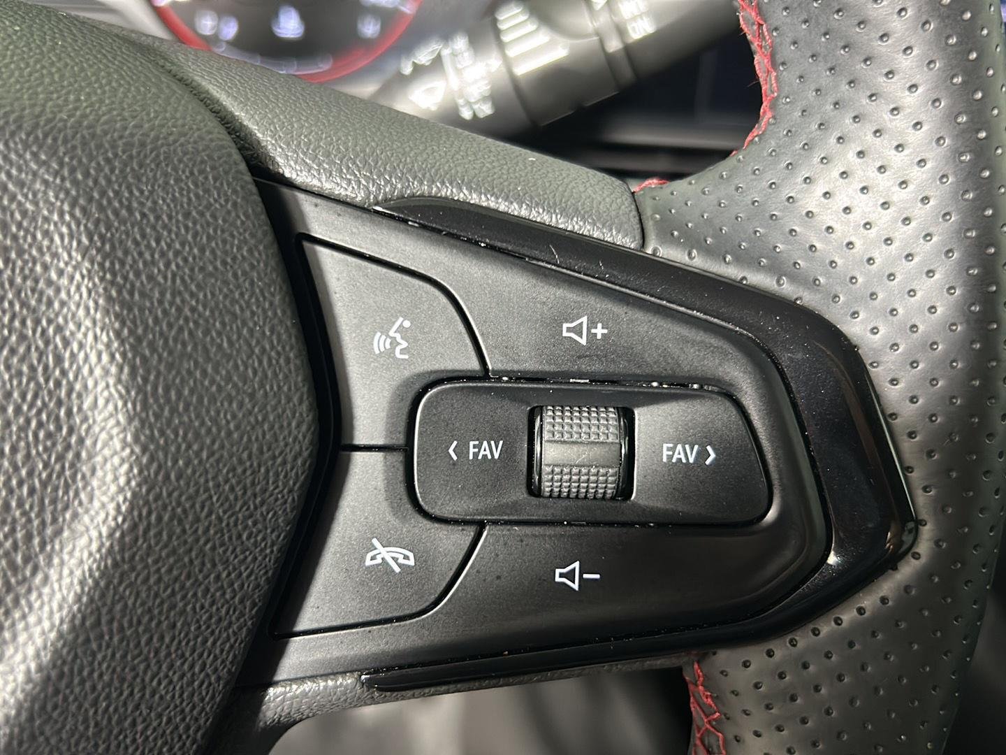 Used 2024 Mosaic Black Metallic Chevrolet 1RS image 19