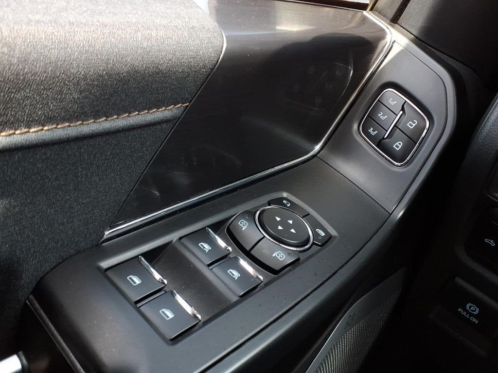 Used 2023 Azure Gray Metallic Ford Raptor image 21