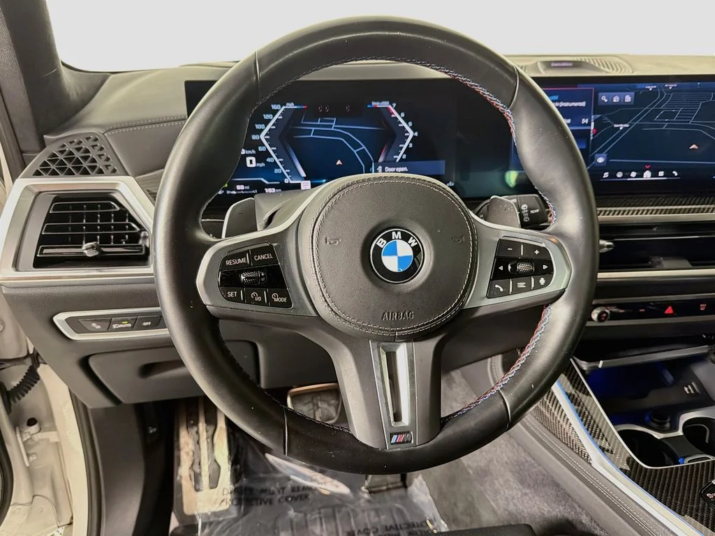 Used 2024 White BMW M60i image 11