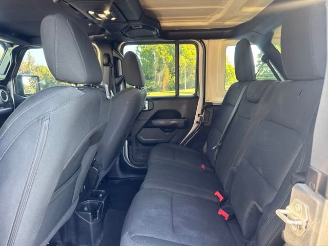 Used 2020 Silver Jeep Unlimited Sahara image 14