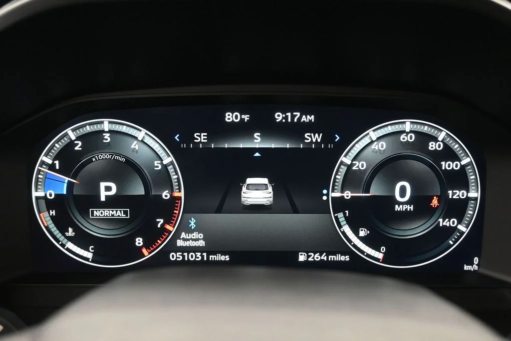 Used 2024 White Mitsubishi SEL image 26