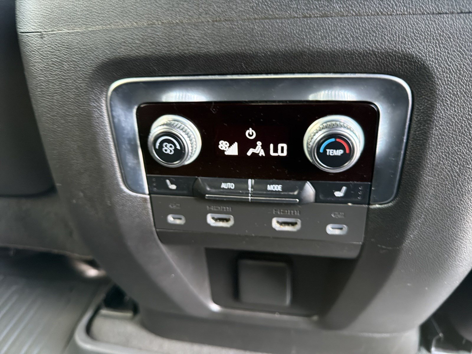 2023 GMC Yukon Denali Ultimate - Photo 21