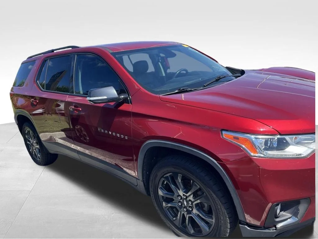 Used 2018 Red Chevrolet RS image 12