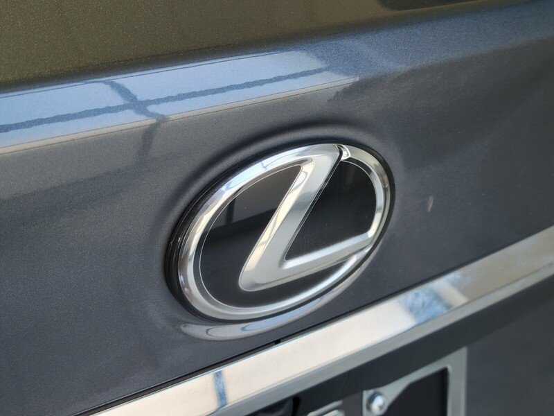 2025 Lexus ES 350 - Photo 6