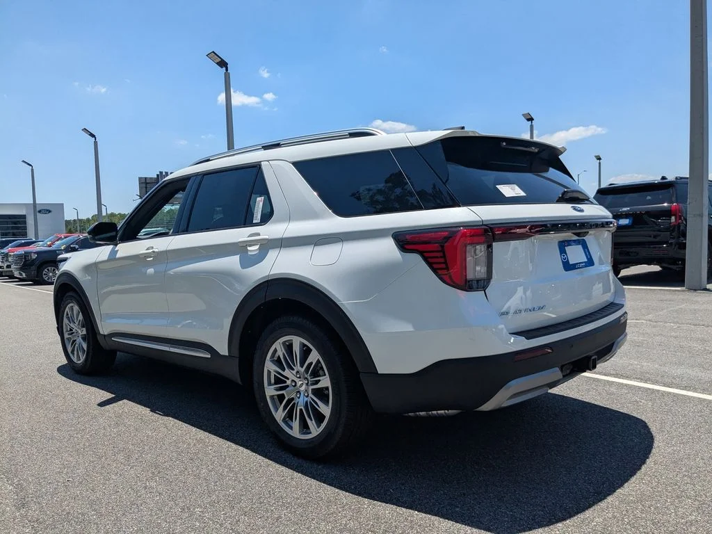 New 2026 Star White Metallic Tri-Coat Ford Platinum image 6