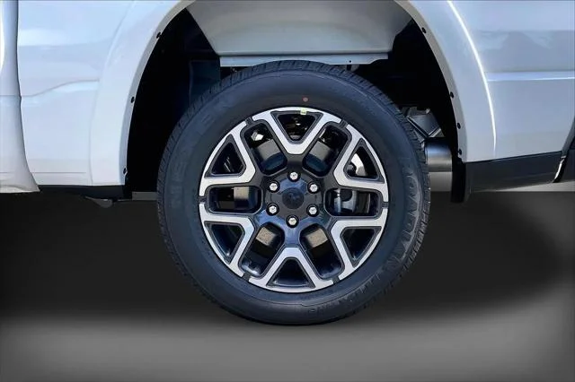 New 2026 Ivory White Tri-Coat Pearl-Coat Exterior Paint RAM LARAMIE image 33