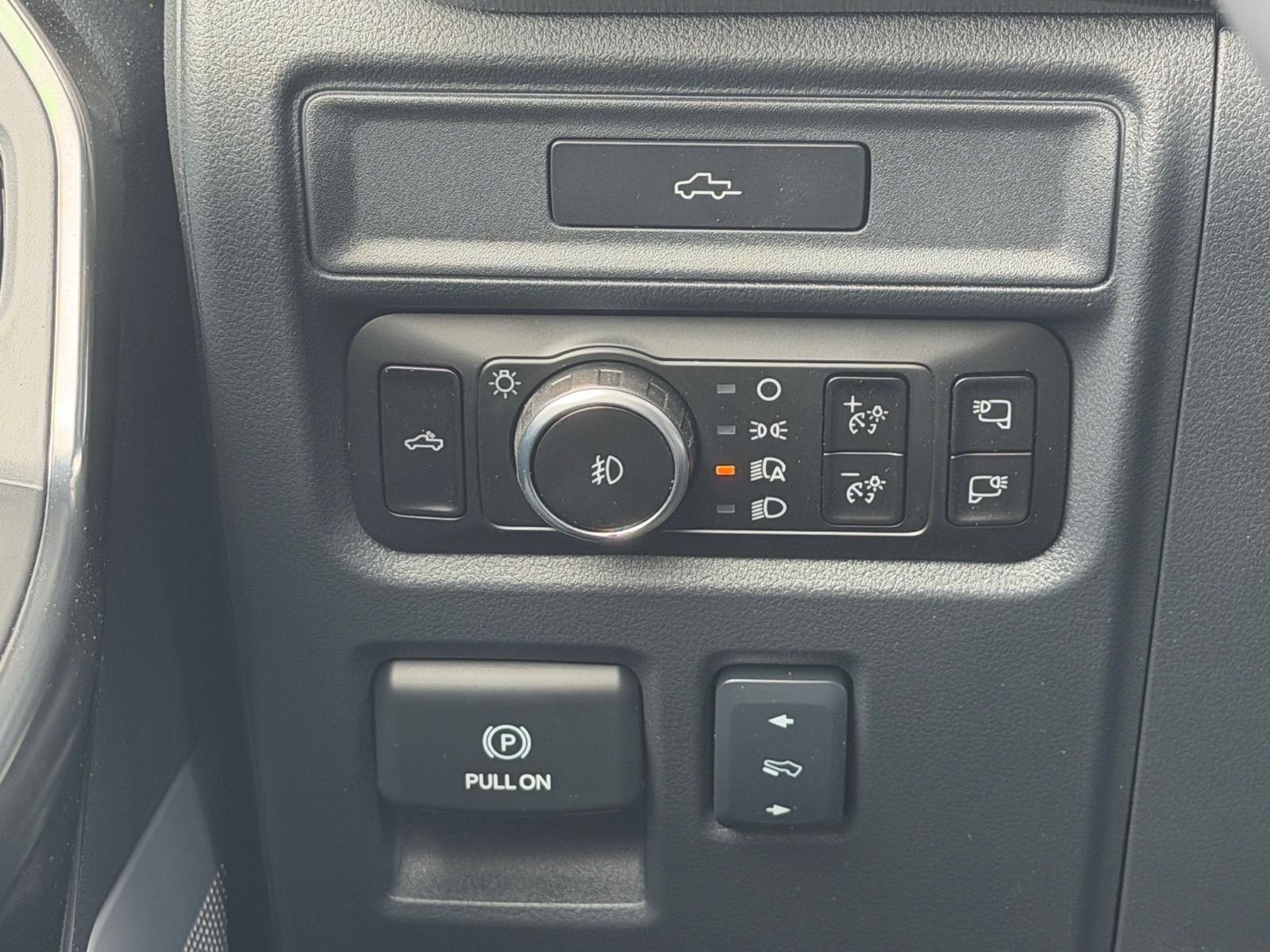 New 2026 Carbonized Gray Metallic Ford Platinum® image 20