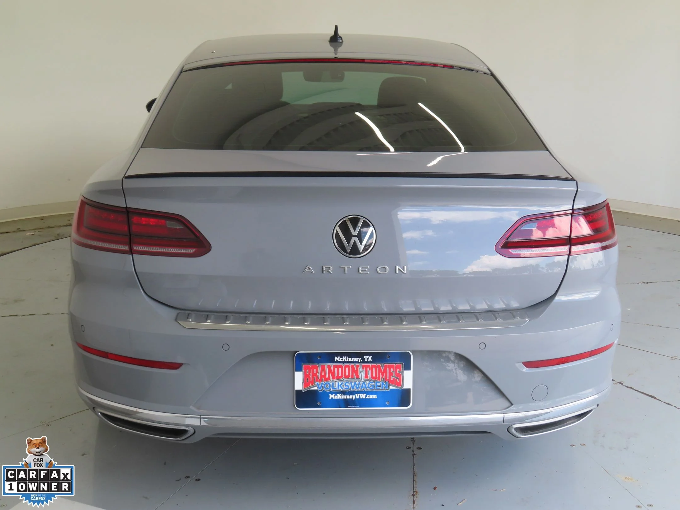 Used 2023 Gray Volkswagen 2.0T SE R-Line image 4