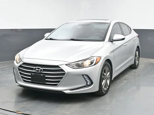 Used 2018 Silver Hyundai Value Edition image 5