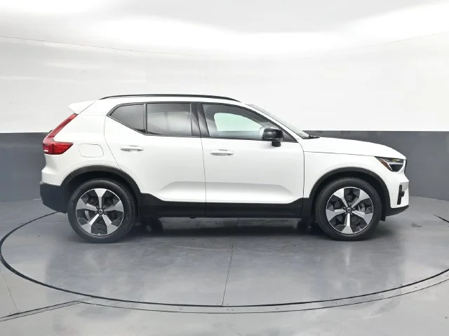 Used 2023 Crystal White Metallic Volvo Ultimate image 3