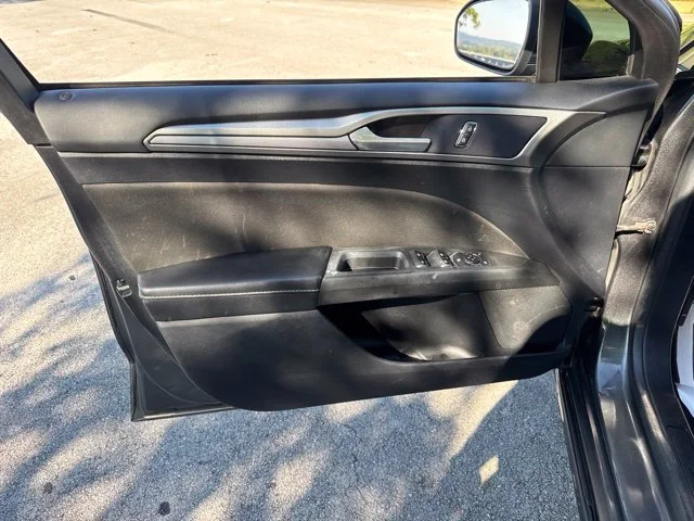 Used 2019 Gray Ford SE image 14