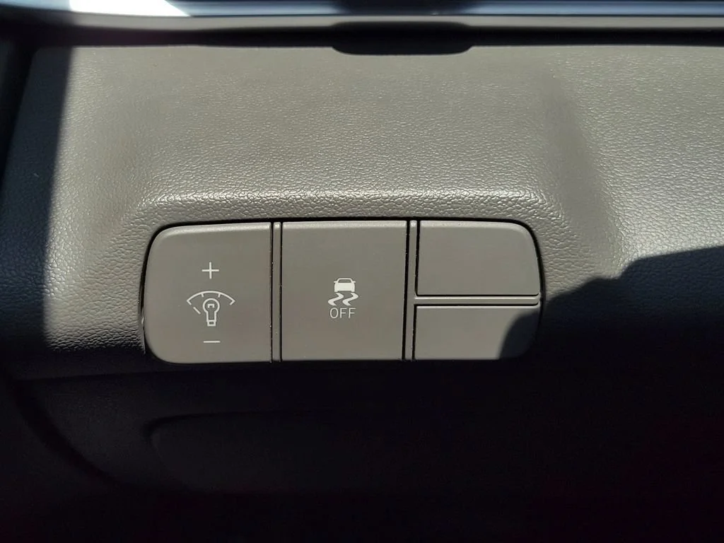 Used 2024 Black Hyundai SEL image 25