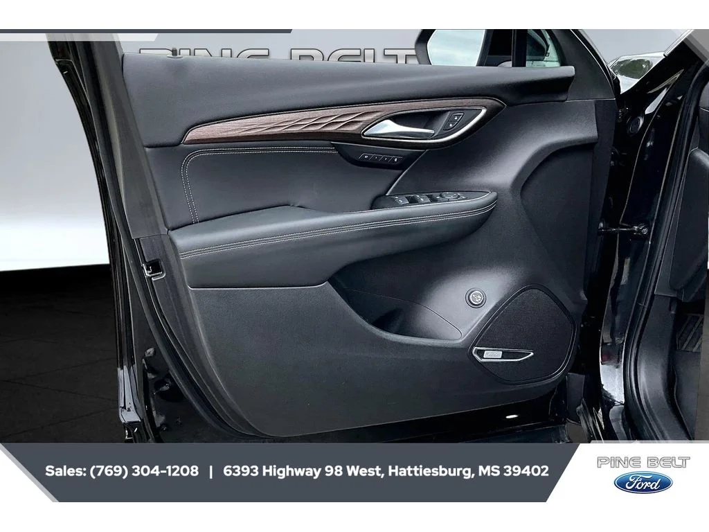 Used 2023 Ebony Twilight Metallic Buick Avenir image 17