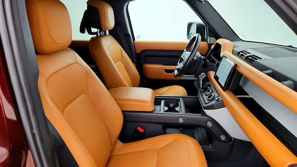 2023 Land Rover Defender SE - Photo 25