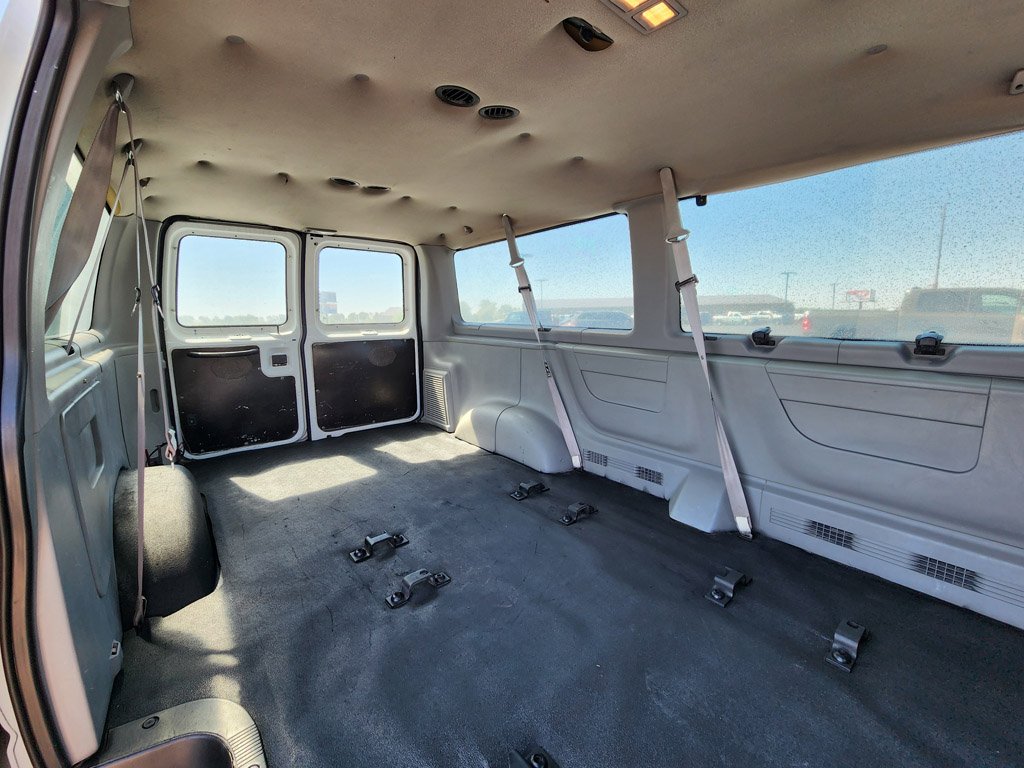 Used 2001  Ford  image 18