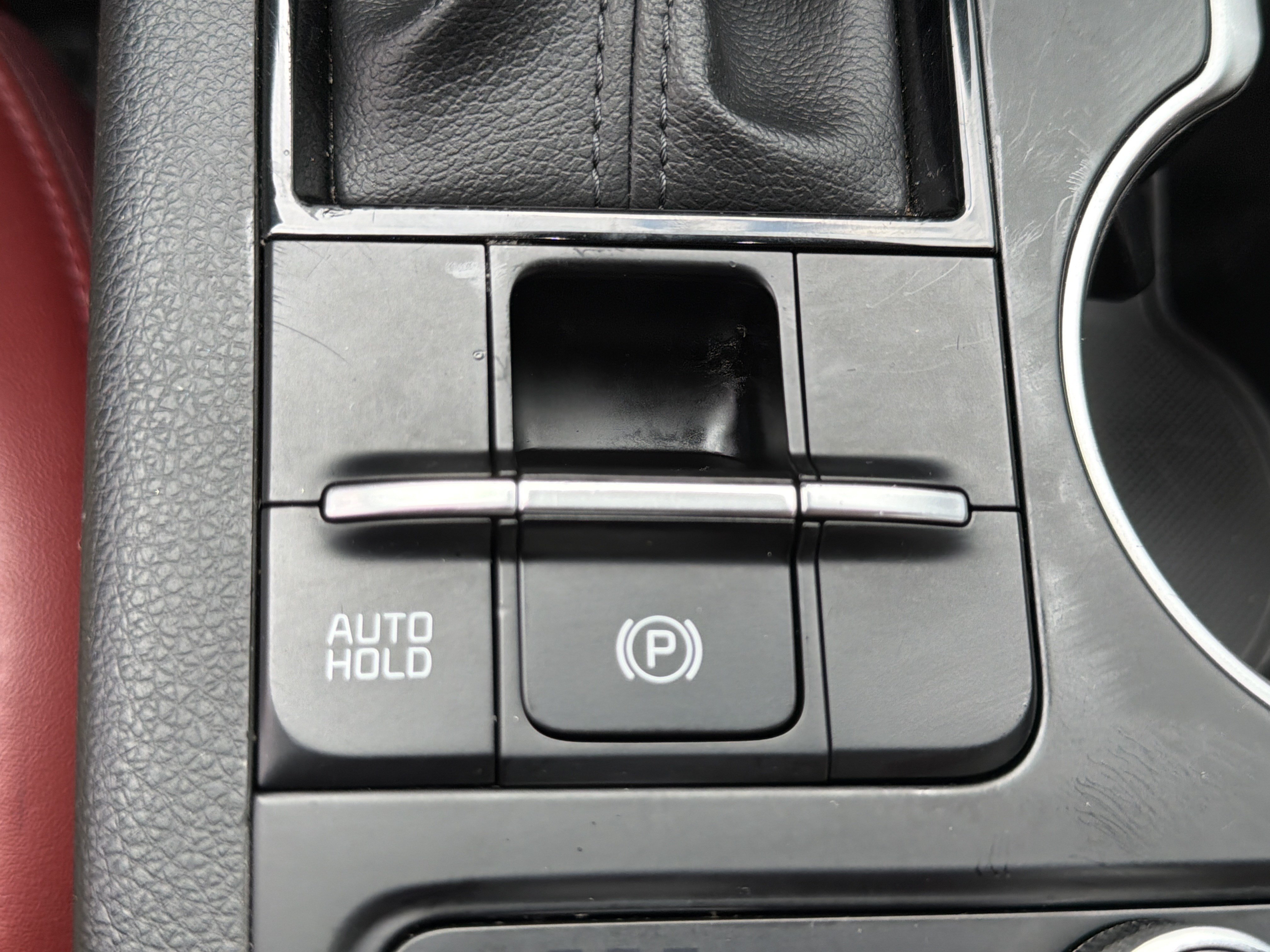 Used 2024 Wolf Gray Kia GT-Line image 13