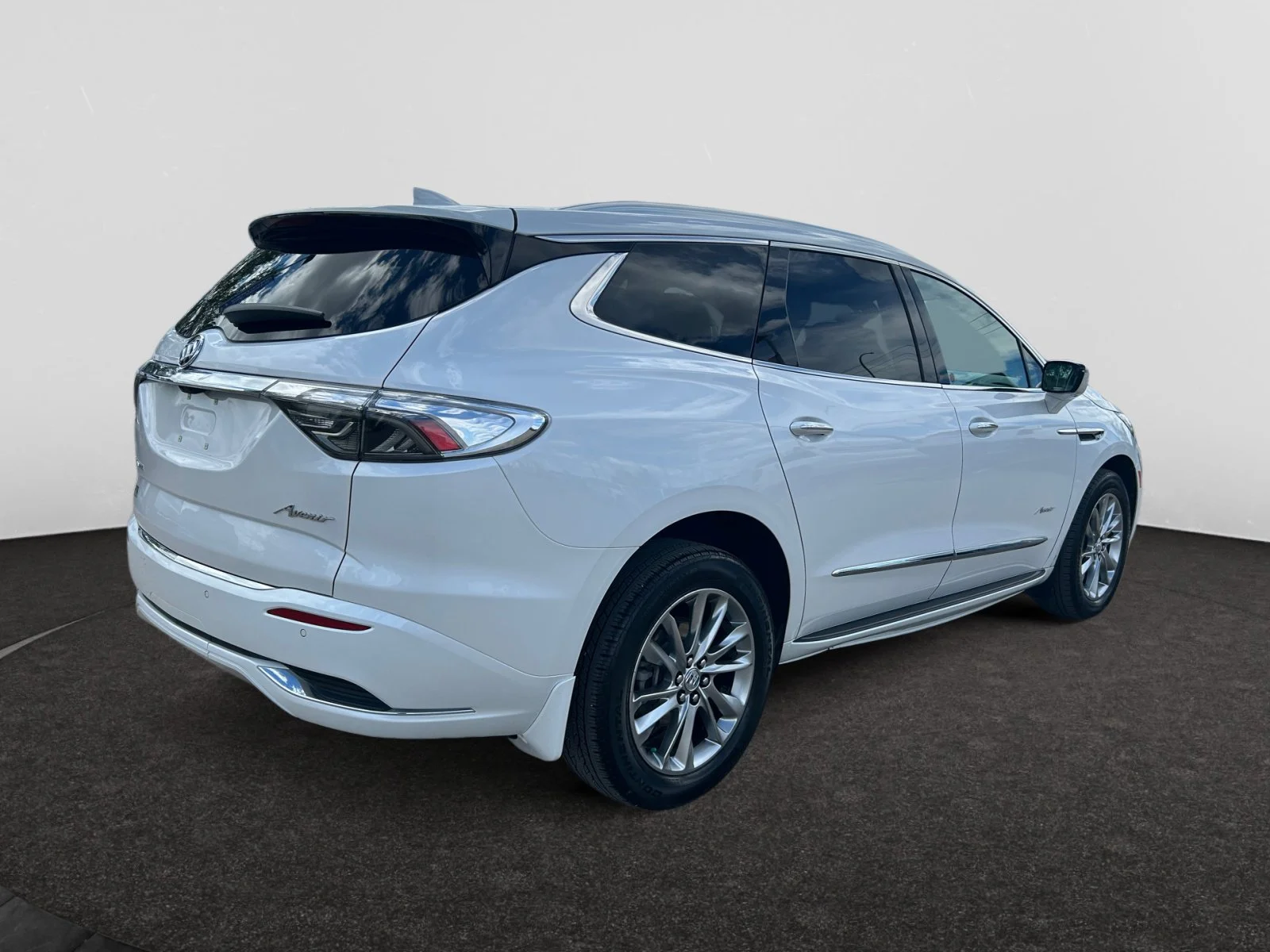 Used 2023 White Buick Avenir AWD image 5