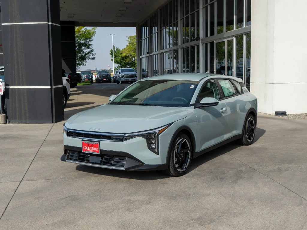 New 2026 Morning Haze Kia EX image 3