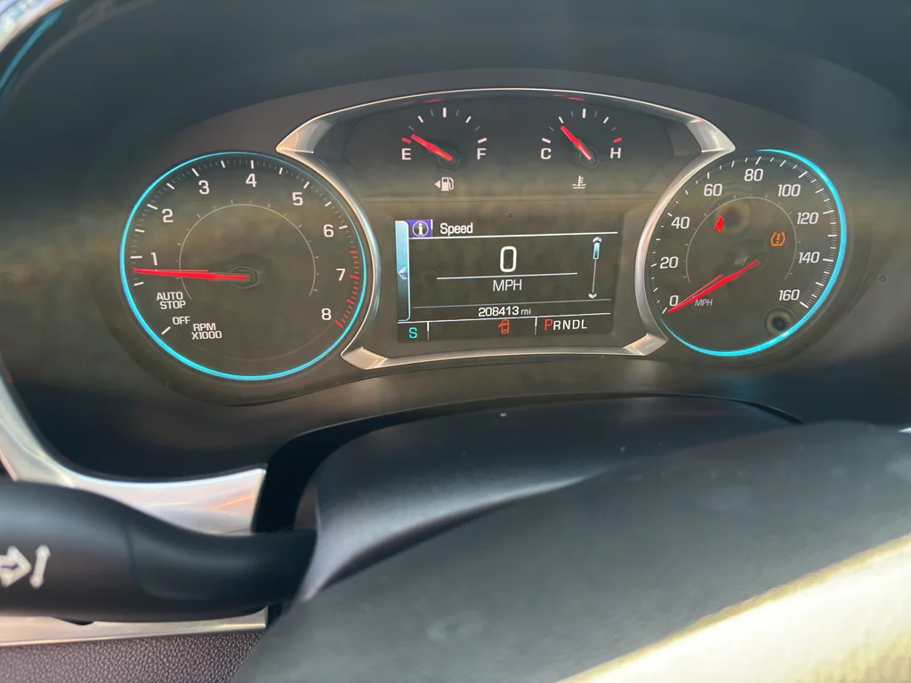 Used 2018 Summit White Chevrolet LT Cloth image 11