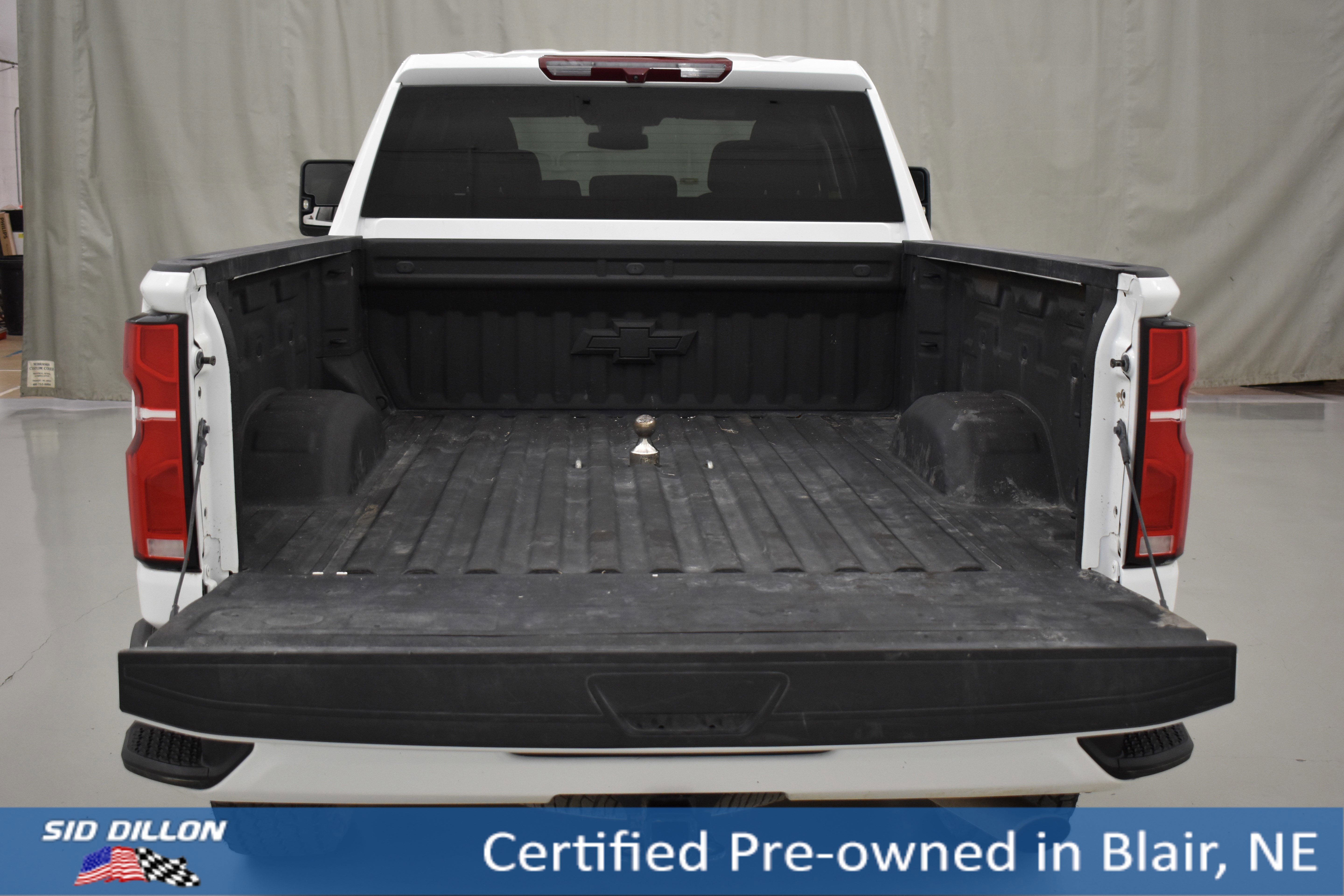 Used 2024 Summit White Chevrolet LT image 10