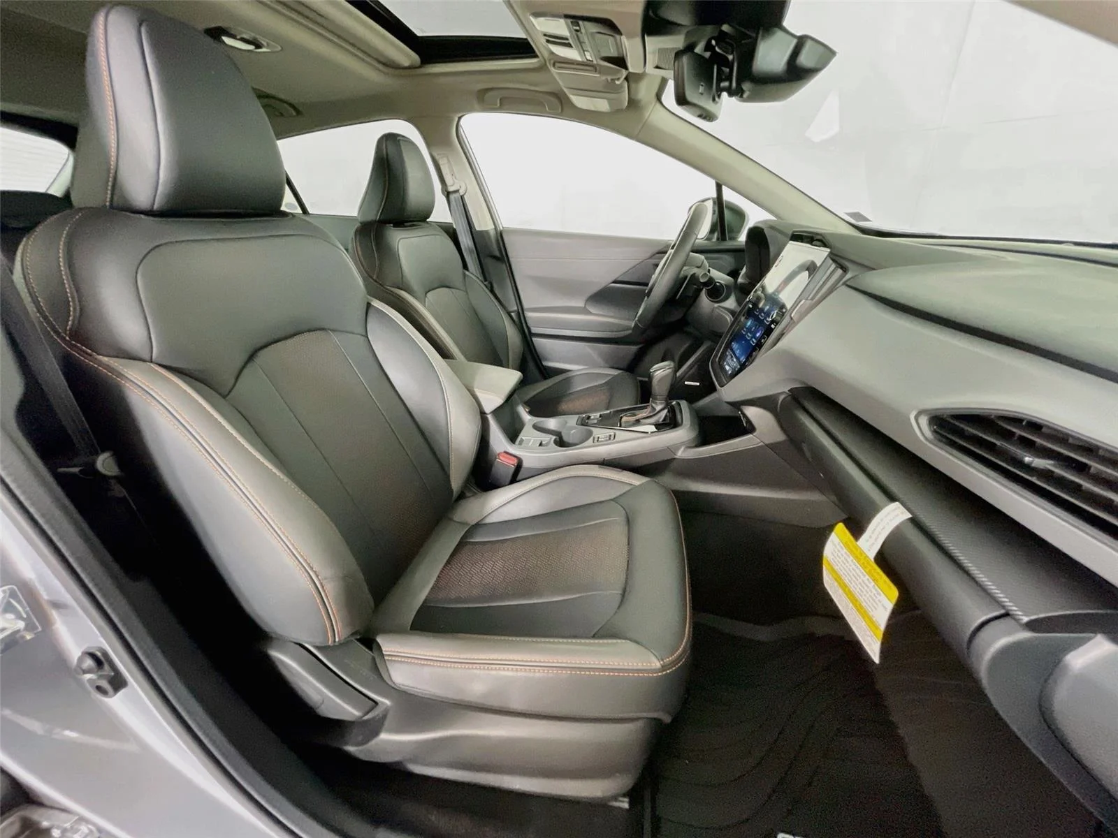 Used 2025 Ice Silver Metallic Subaru Limited image 31