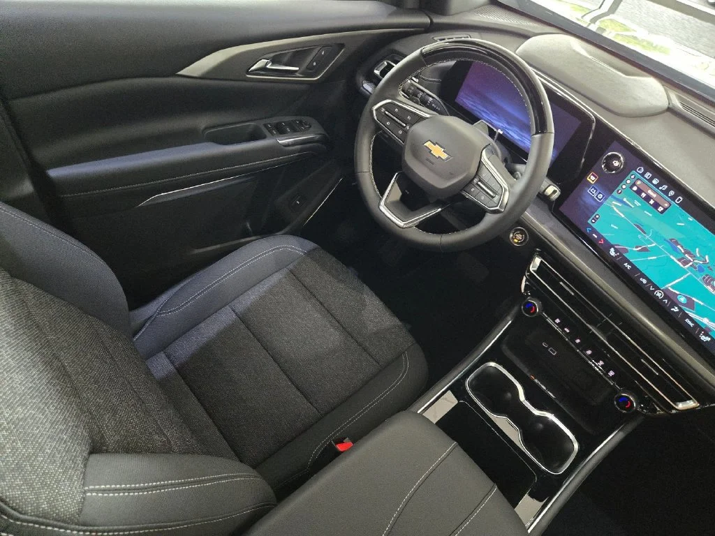 2027 Chevrolet Traverse LT - Photo 21