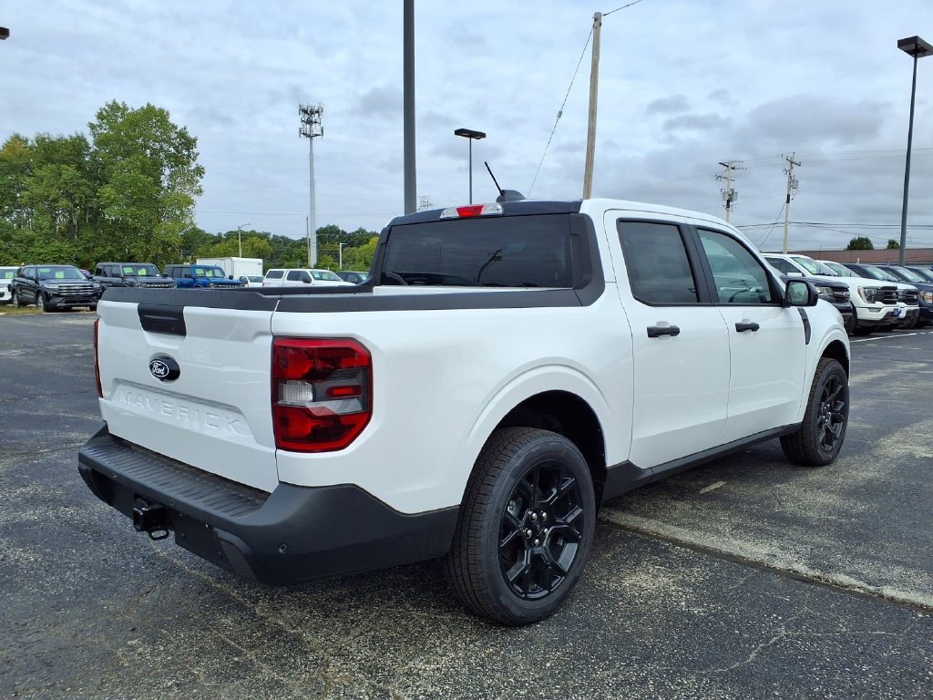 New 2026 Oxford White Ford XLT image 4
