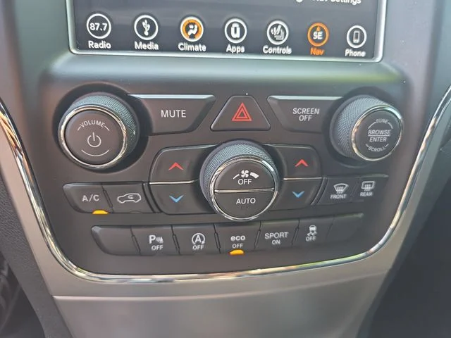 Used 2018 Black Jeep Altitude image 24