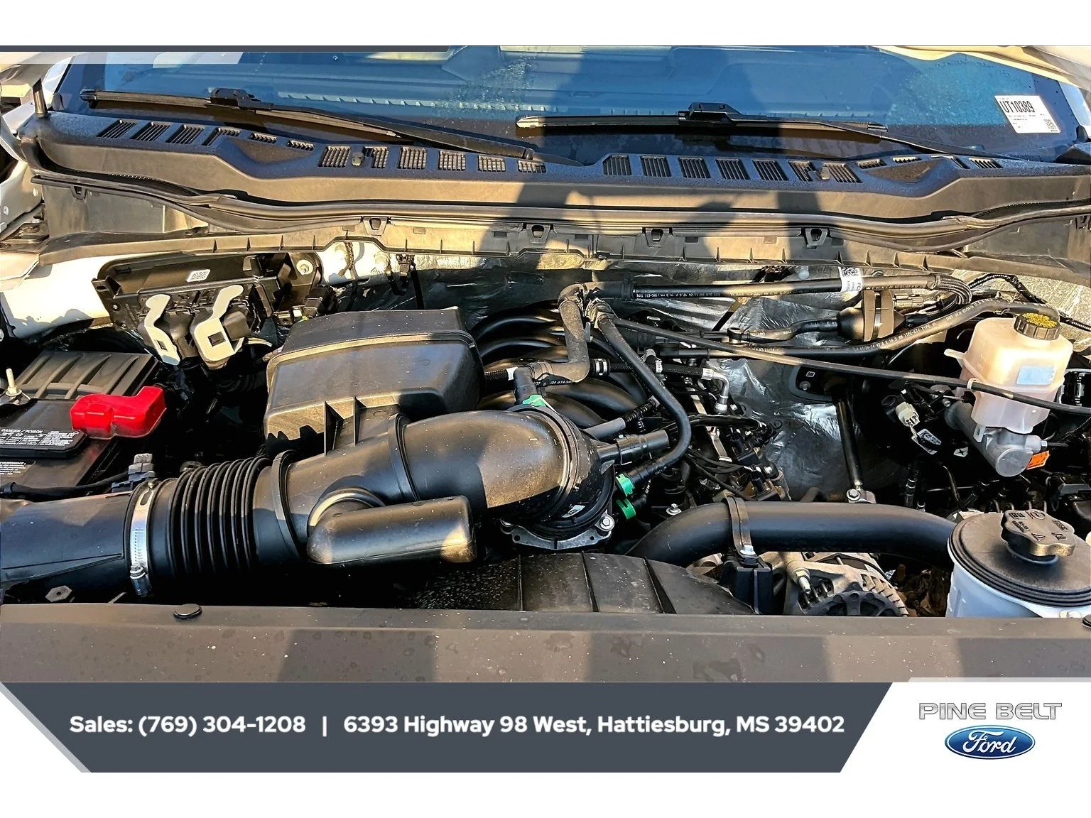 Used 2024 Star White Metallic Tri-Coat Ford LARIAT image 8