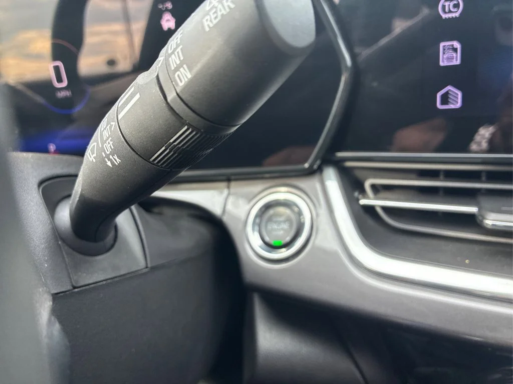 Used 2024 Green Chevrolet ACTIV image 28