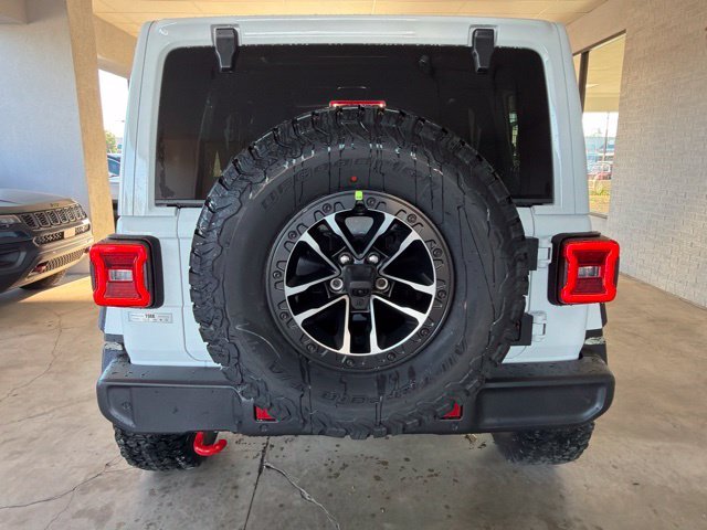 New 2027 Bright White Clearcoat Jeep Rubicon image 4
