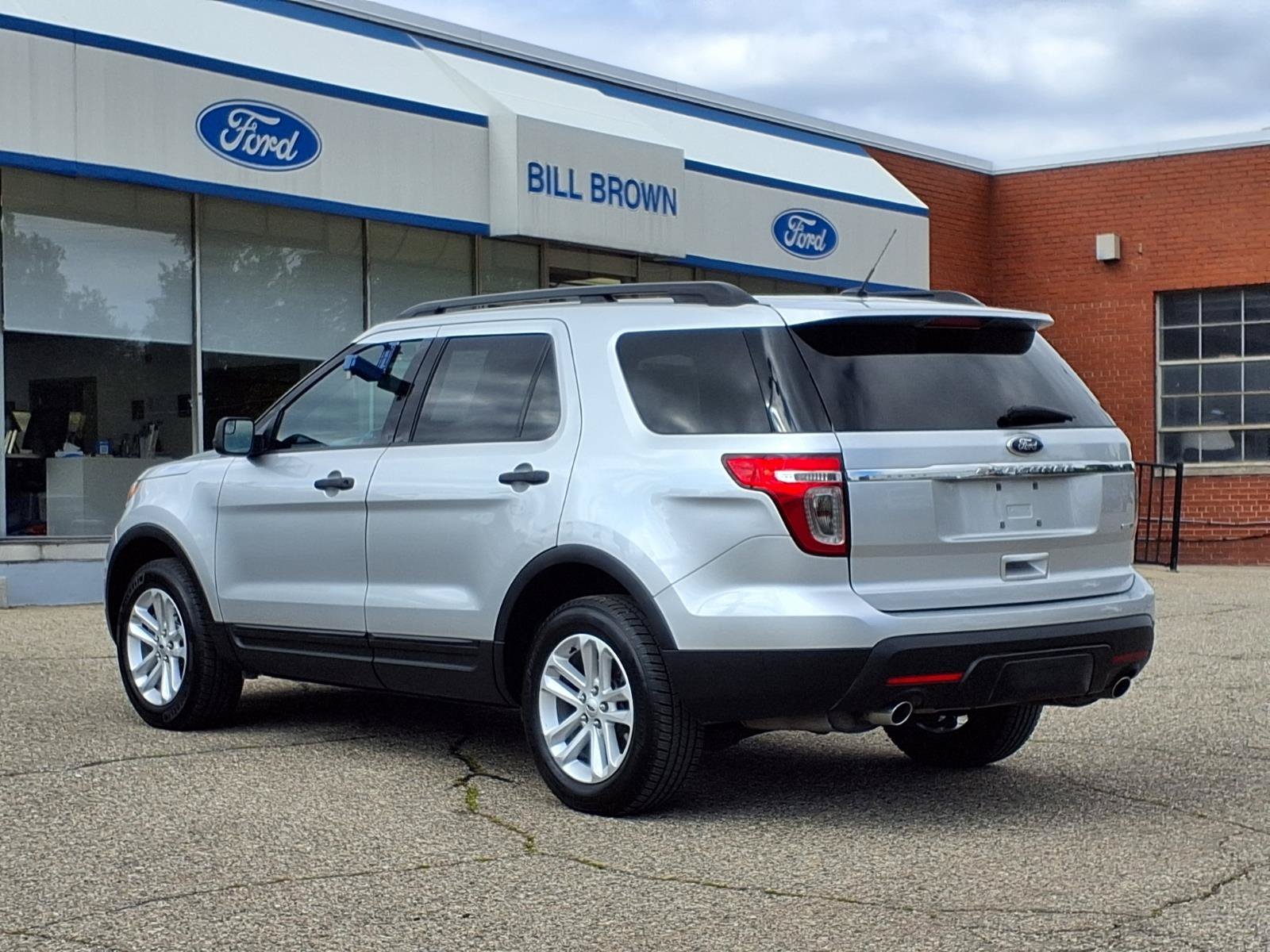 Used 2015 Ford Explorer Base with VIN 1FM5K8B83FGB01210 for sale in Livonia, MI