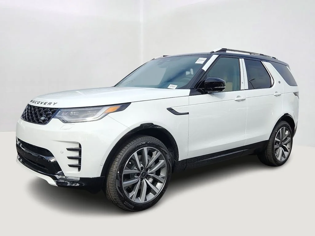 2026 Land Rover Discovery P300 Dynamic SE's photo