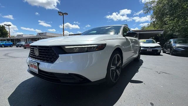 New 2026 White Honda SE image 9