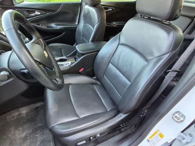 Used 2024 White Chevrolet LT image 27