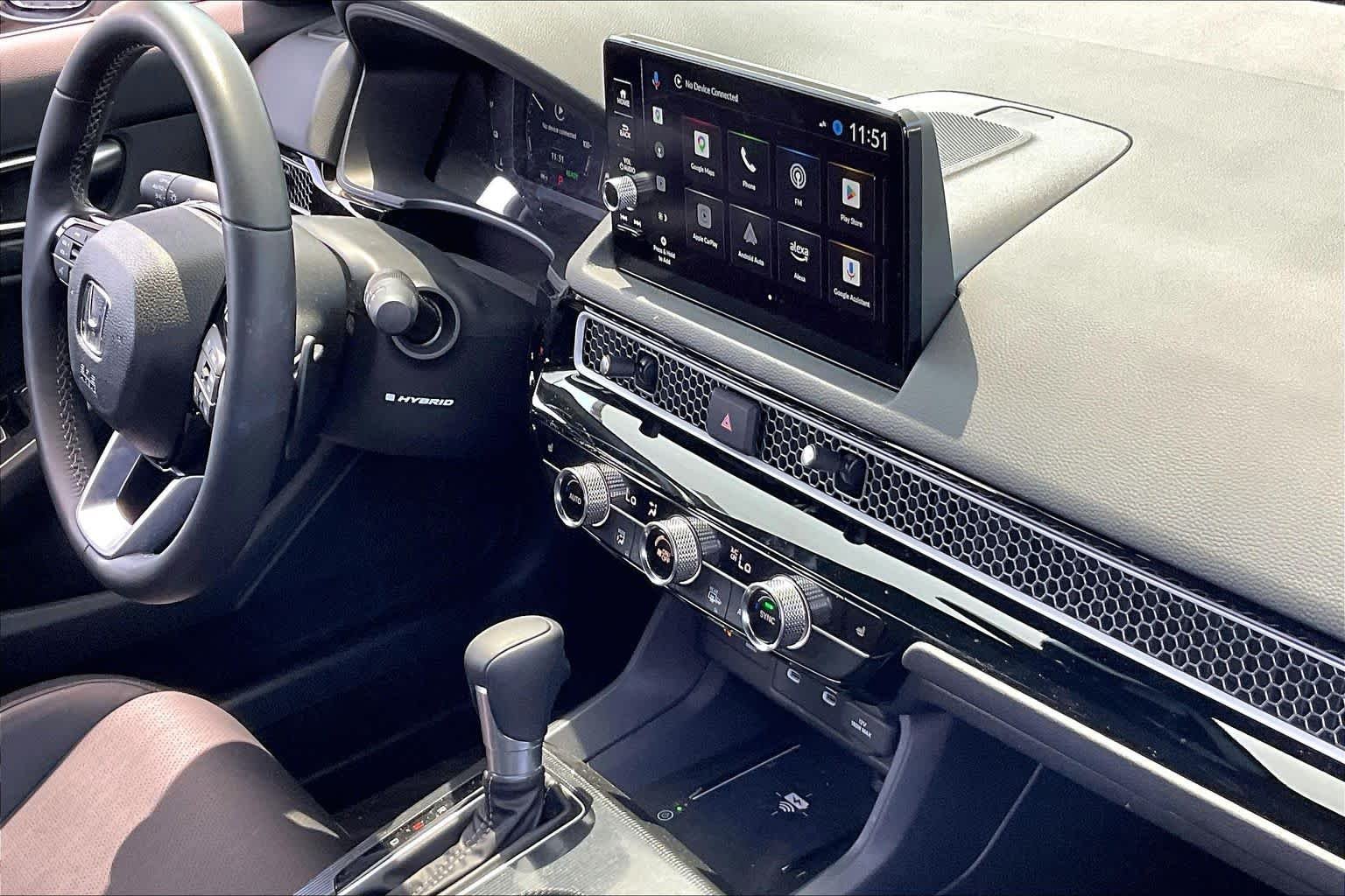 Used 2025 Platinum White Pearl Honda Sport Touring image 15