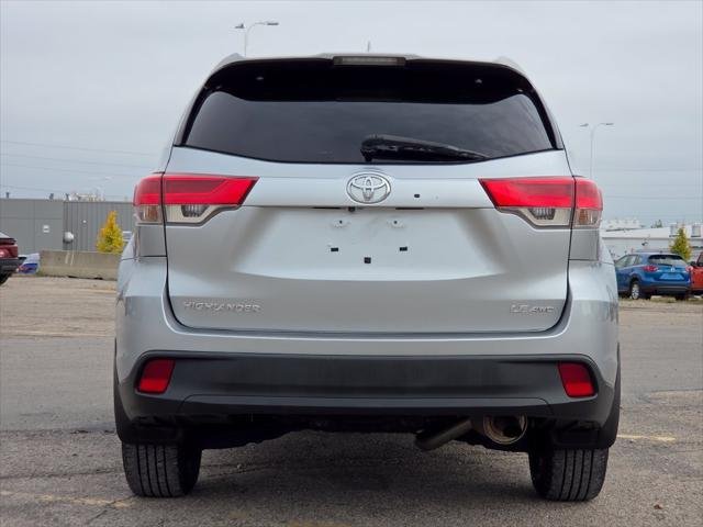 Certified Used 2017 CELESTIAL SILVER Toyota  image 21