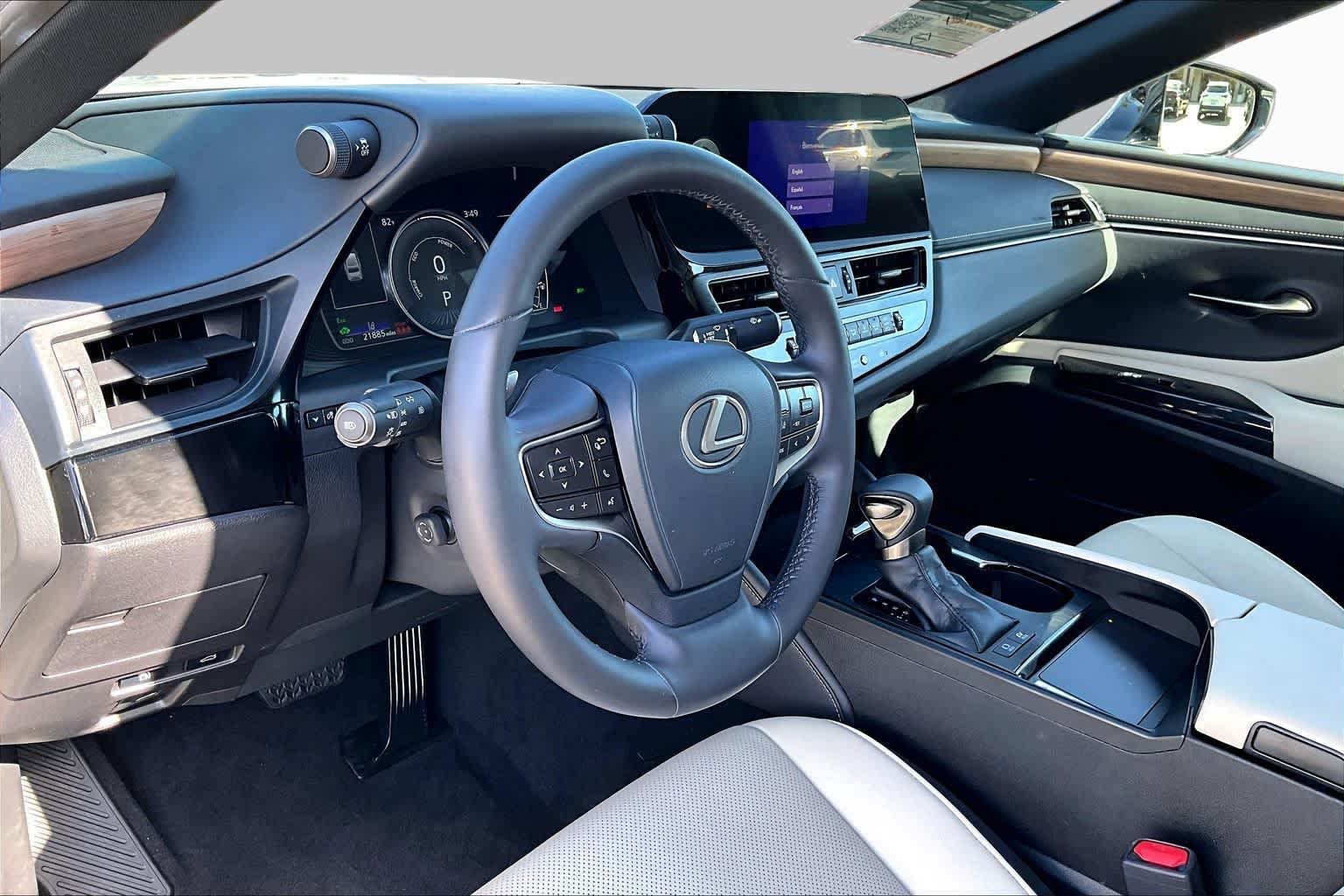 Used 2023 Moonbeam Beige Metallic Lexus  image 16