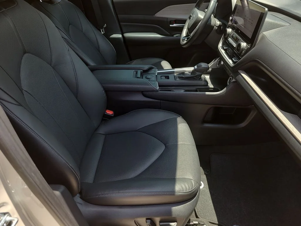 Used 2024 White Toyota Limited image 11