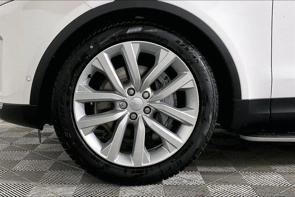 New 2026 White Land Rover S image 9