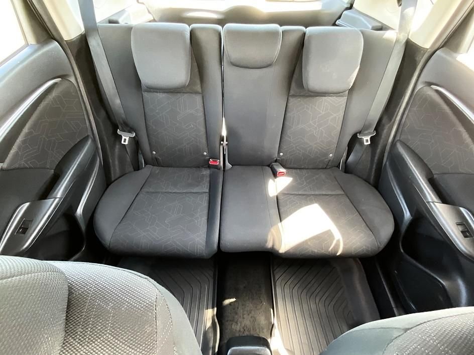 Used 2015 Silver Honda EX image 32