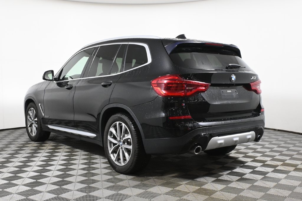Used 2018 Black BMW xDrive30i image 9